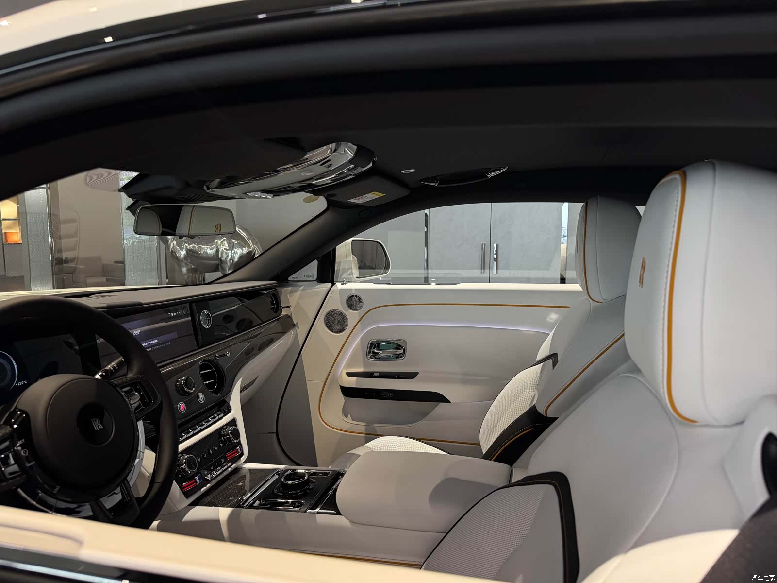 Rolls-Royce Spectre, 2026 10