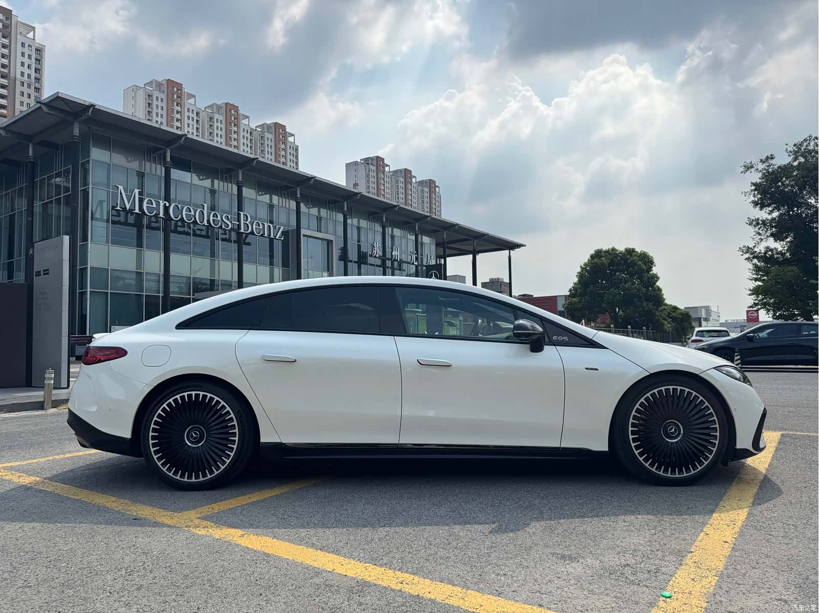 Mercedes-Benz EQS, 2026 전체 사진