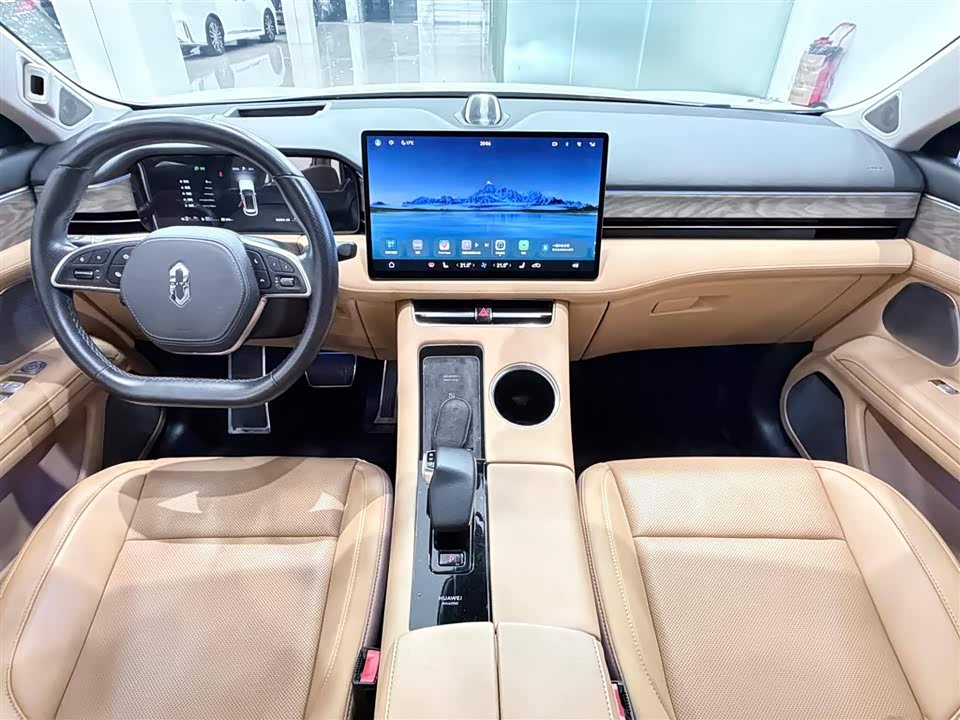 AITO Ask the world M5