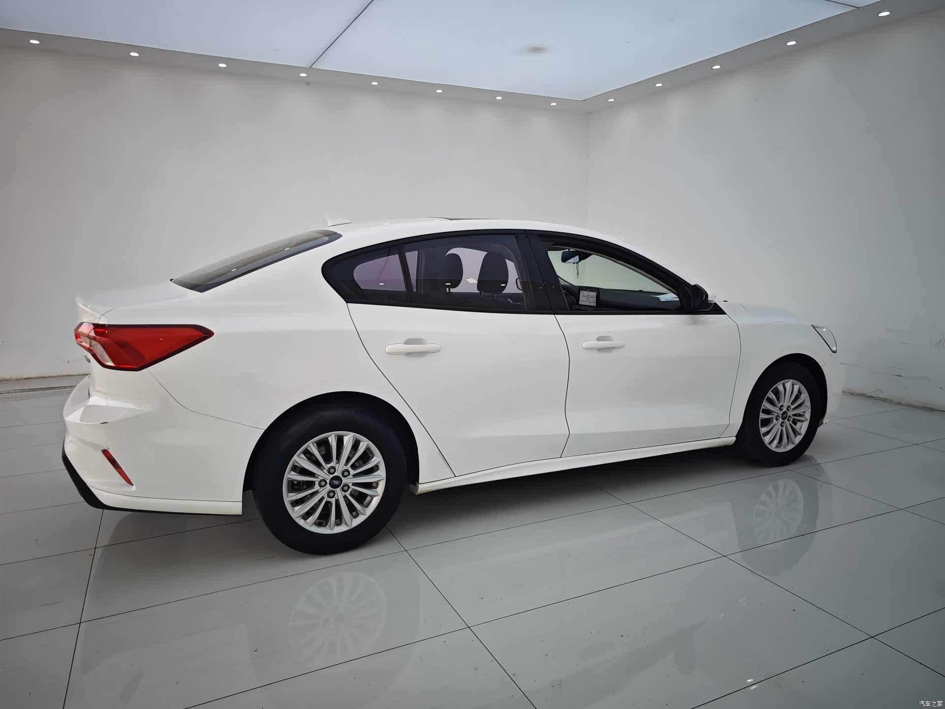 Ford Focus, 2020 18
