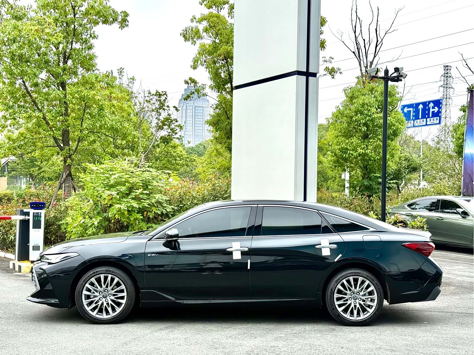 Toyota Avalon, 2025 3