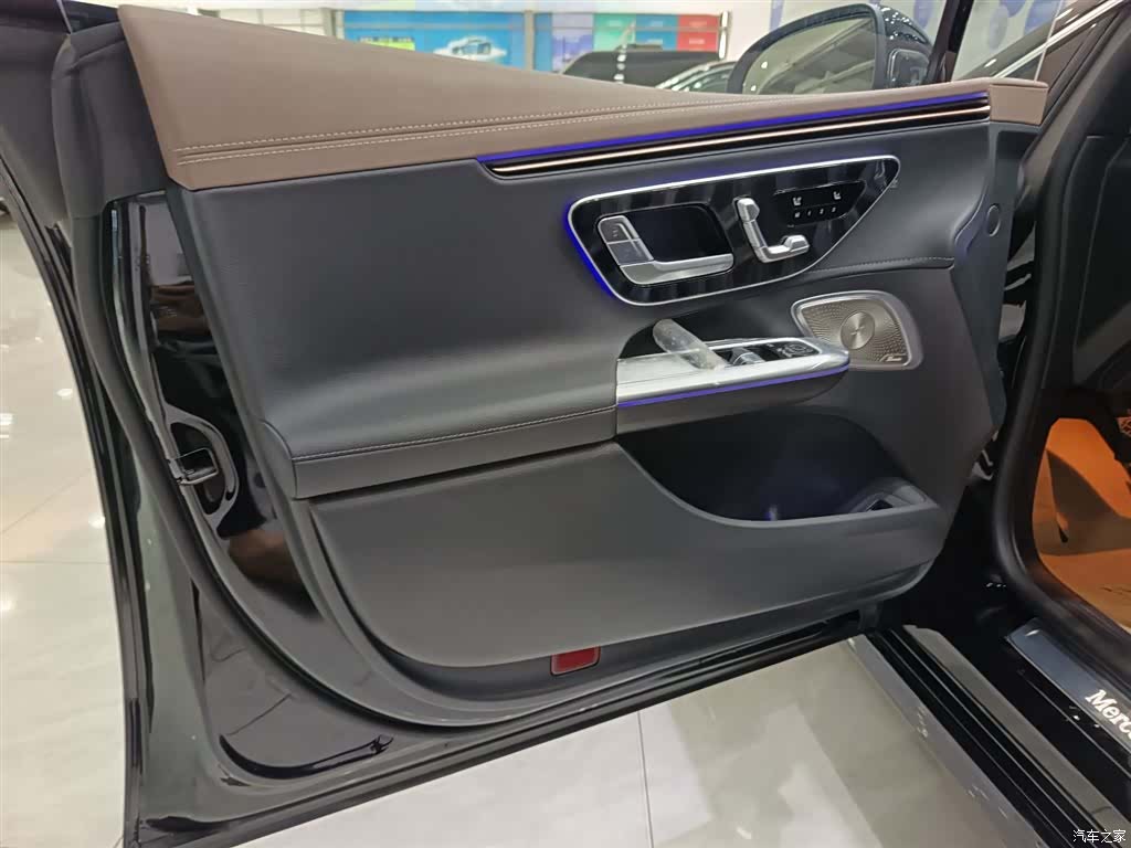Mercedes-Benz EQE, 2025 15