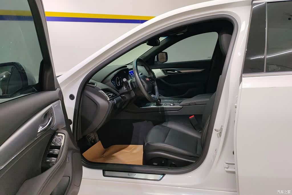 Cadillac CT5, 2023 9