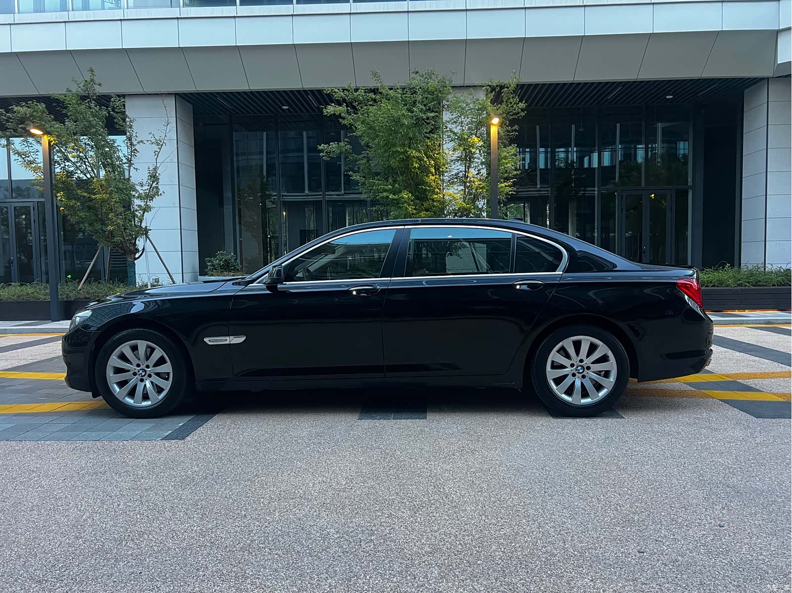 BMW 7 Series, 2012 28