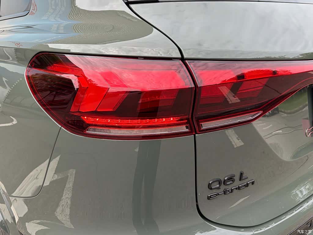 Audi e-tron, 2025 30