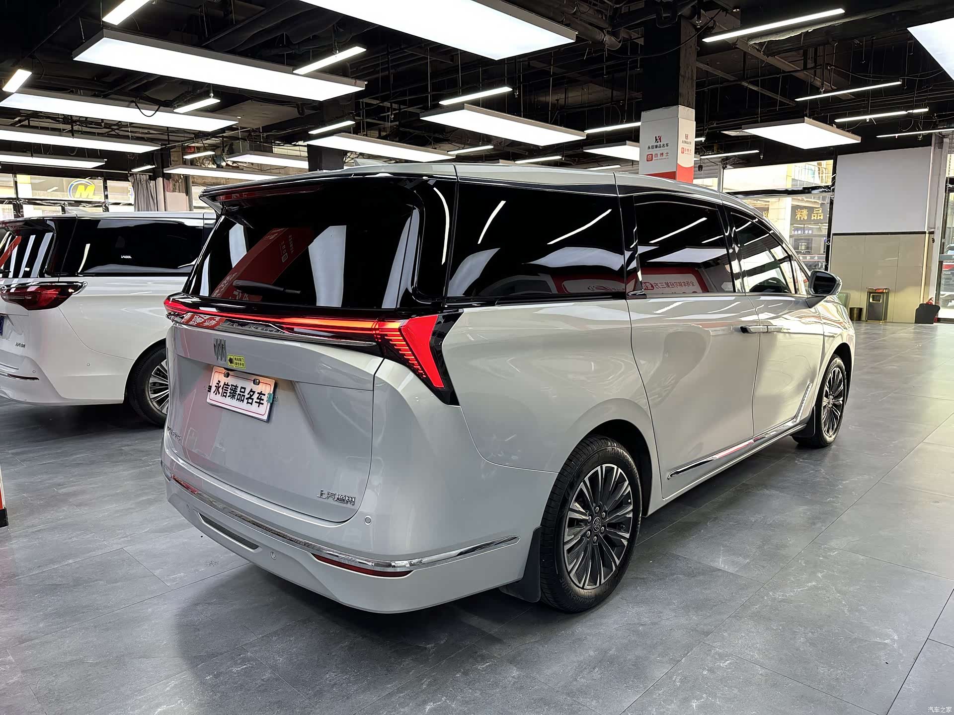 Buick GL8, 2025 4