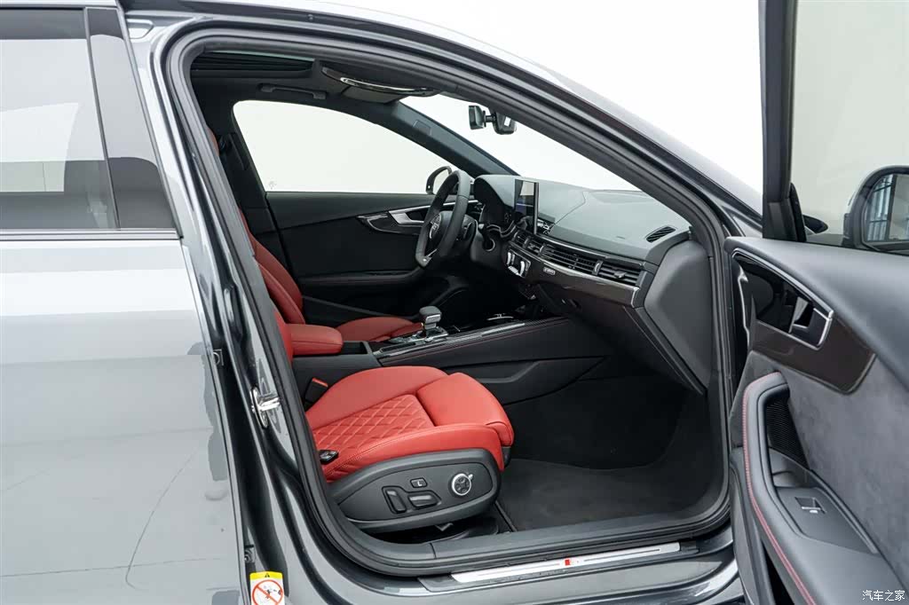 Audi S4, 2024 27