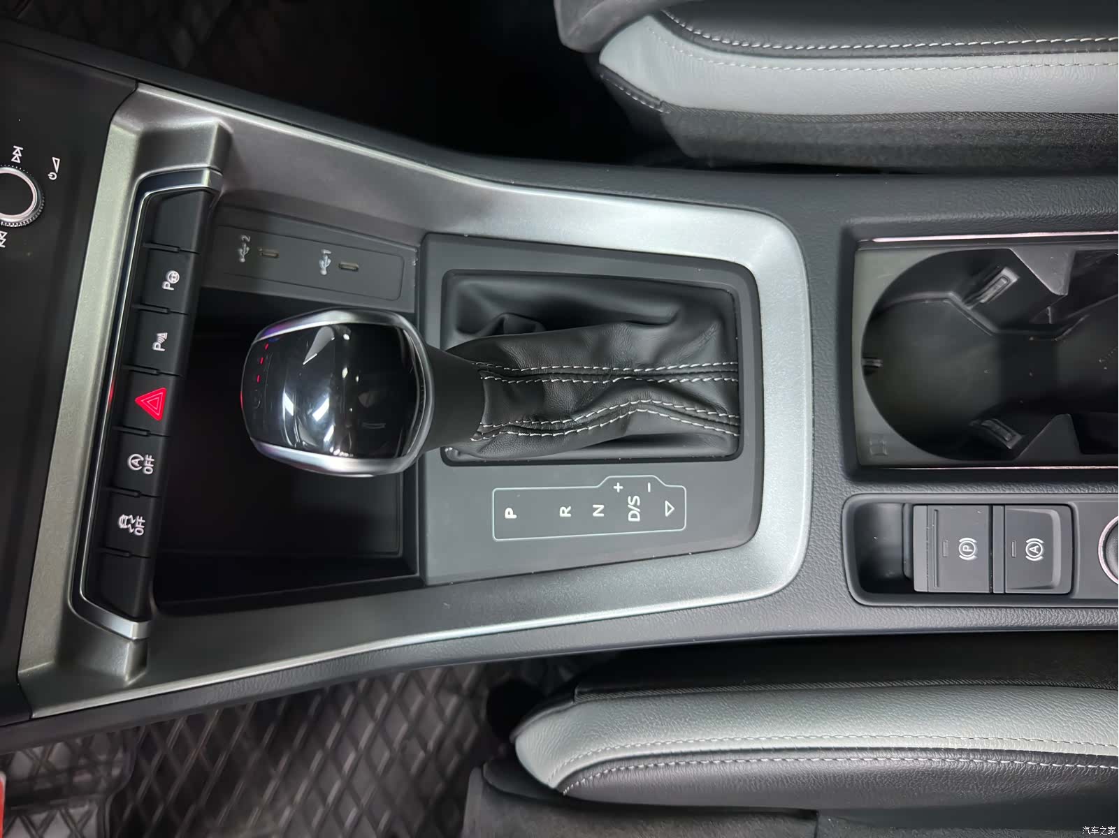 Audi Q3, 2023 16