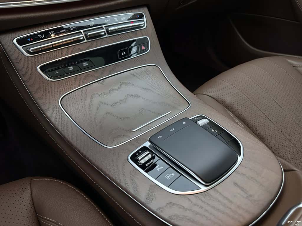 Mercedes-Benz E-Class, 2022 14