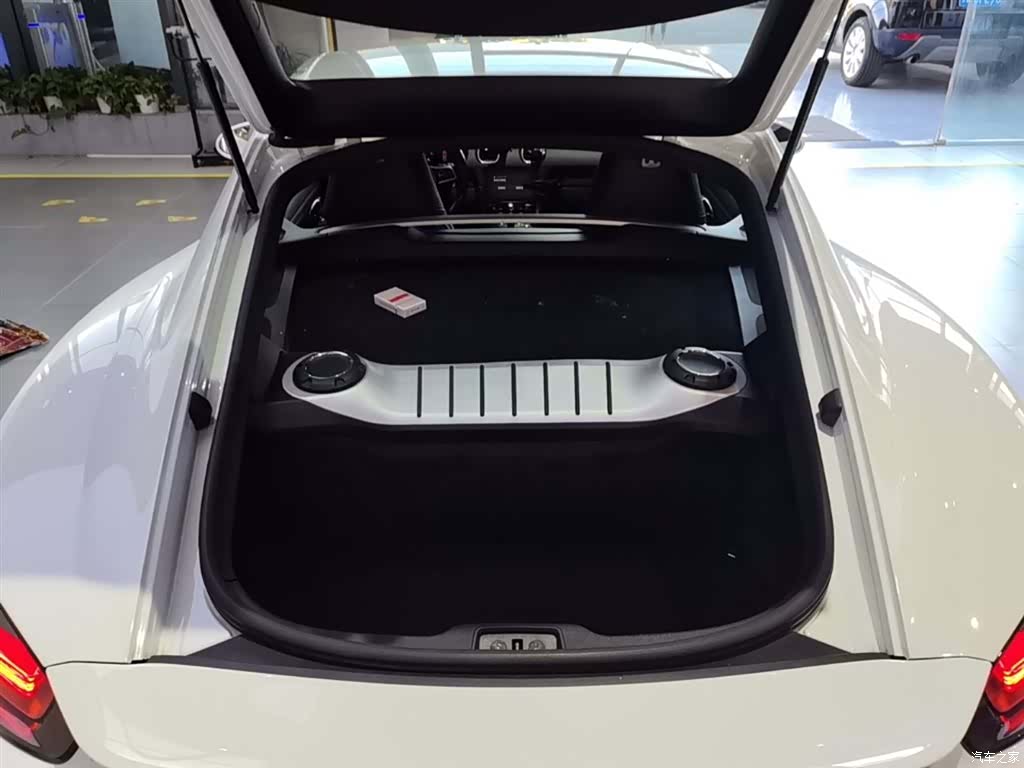Porsche Cayman, 2019 19
