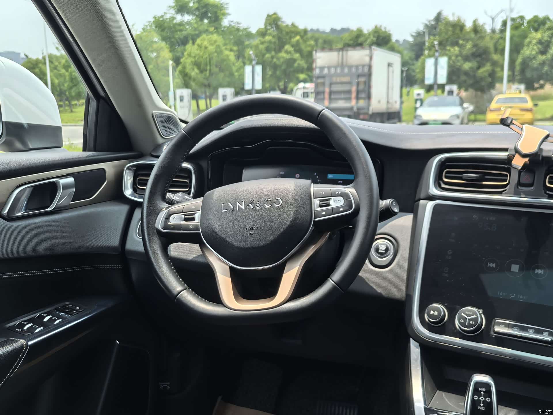Lynk & Co 01, 2018 11