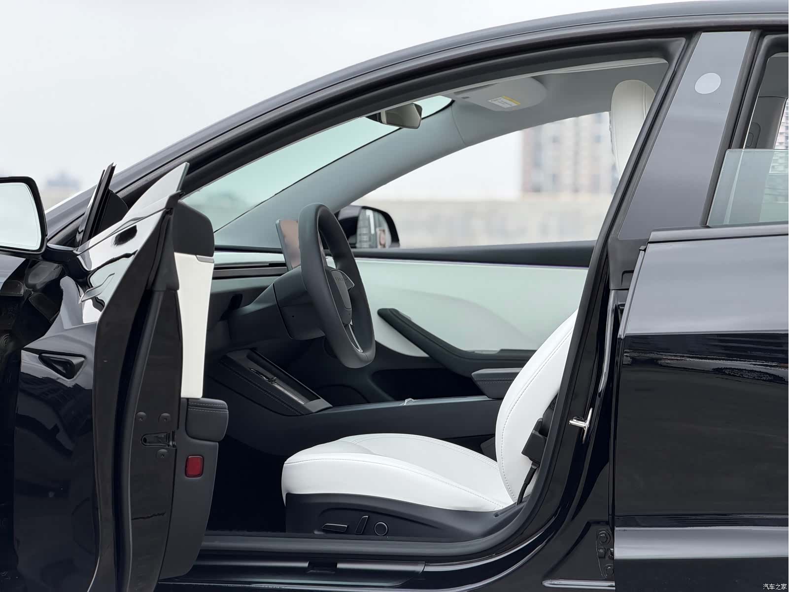 Tesla Model 3, 2024 16