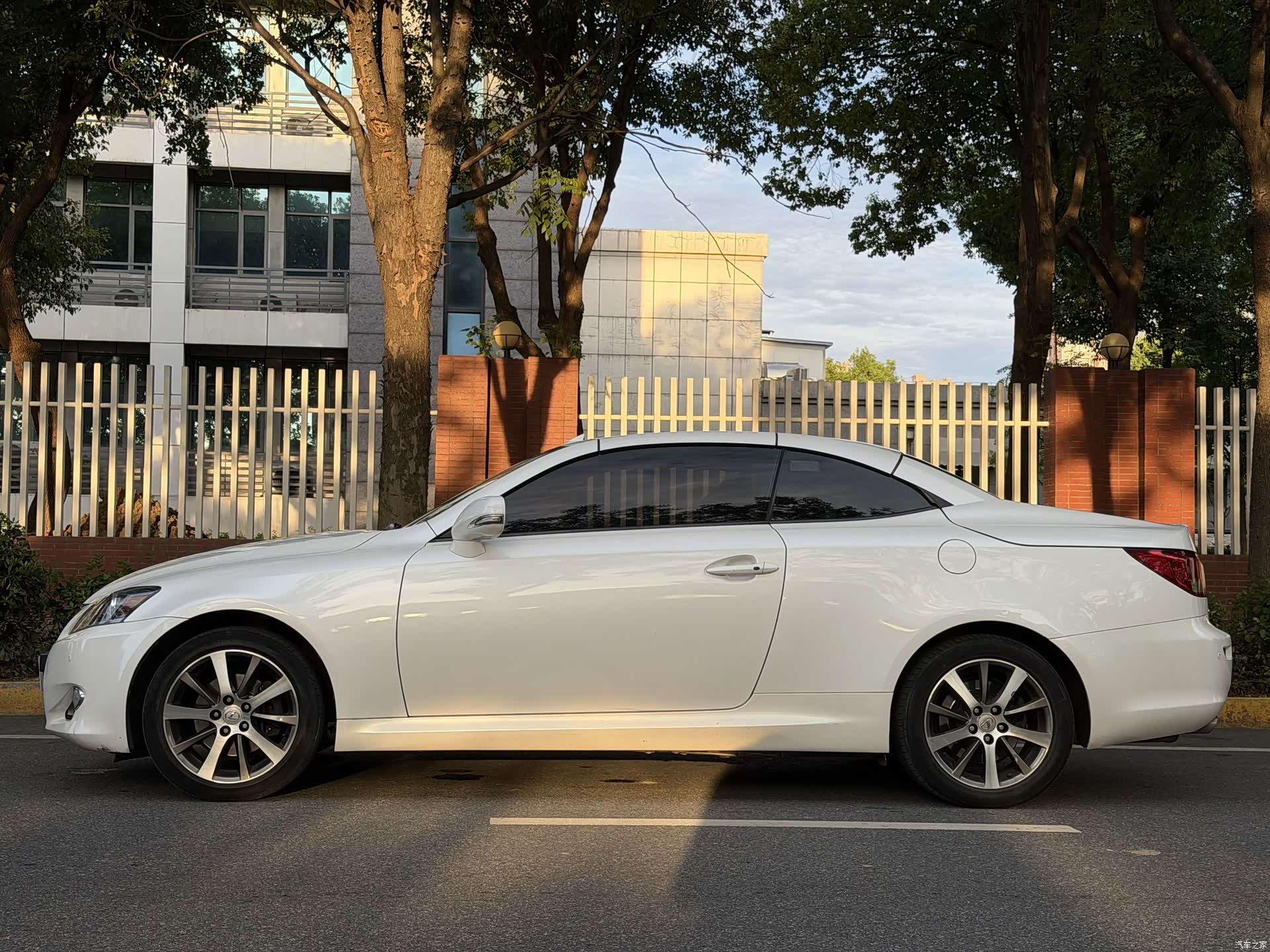 Lexus IS, 2011 9