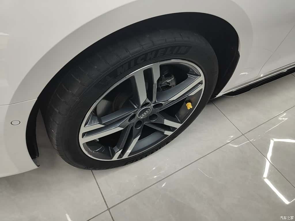 Audi A4L, 2022 25