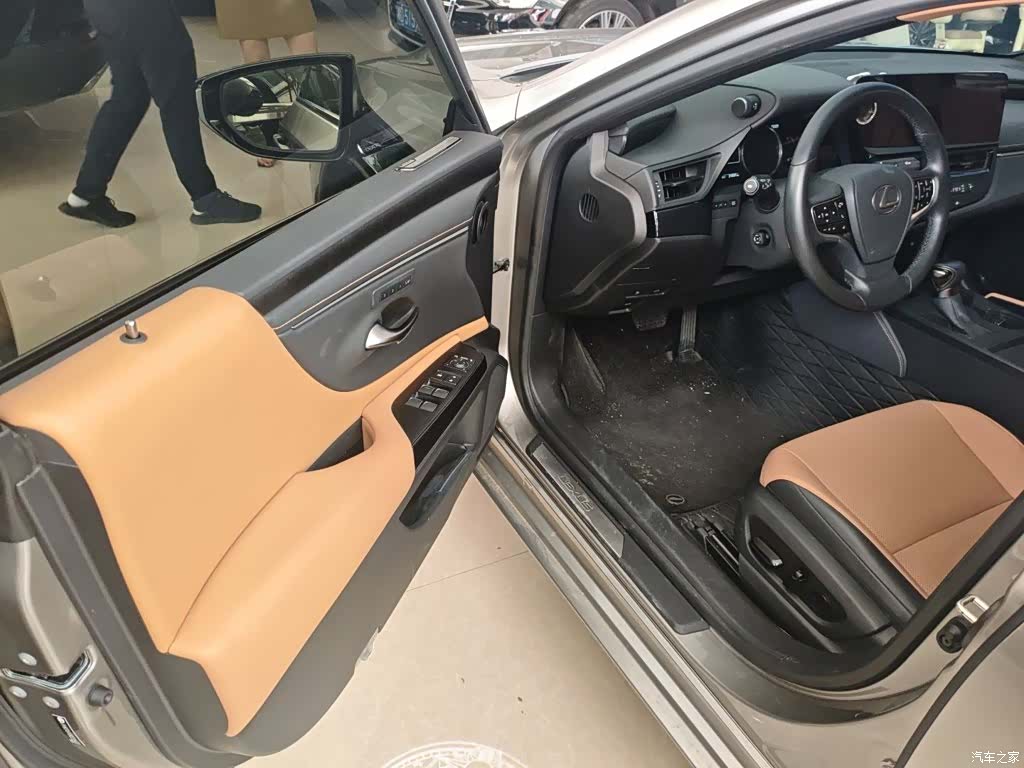 Lexus ES, 2024 14