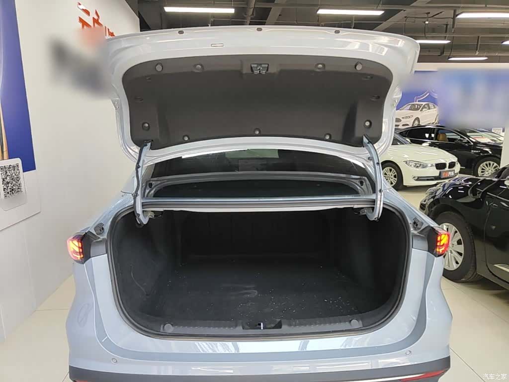 Geely Galaxy L6, 2025 19