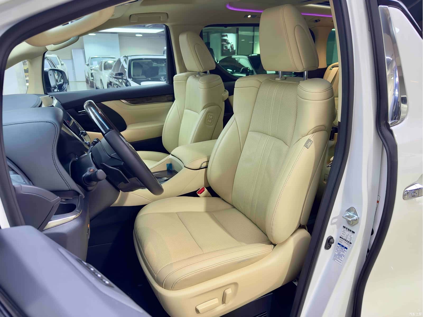 Toyota Vellfire, 2022 16