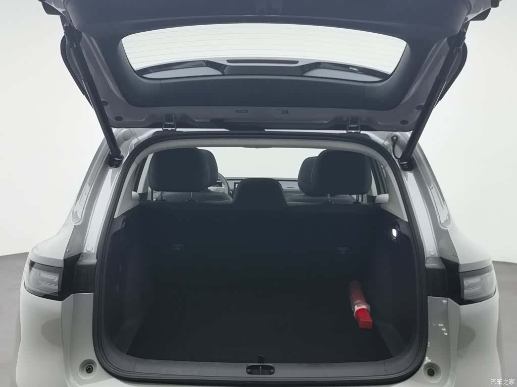 Leapmotor B10, 2025 16