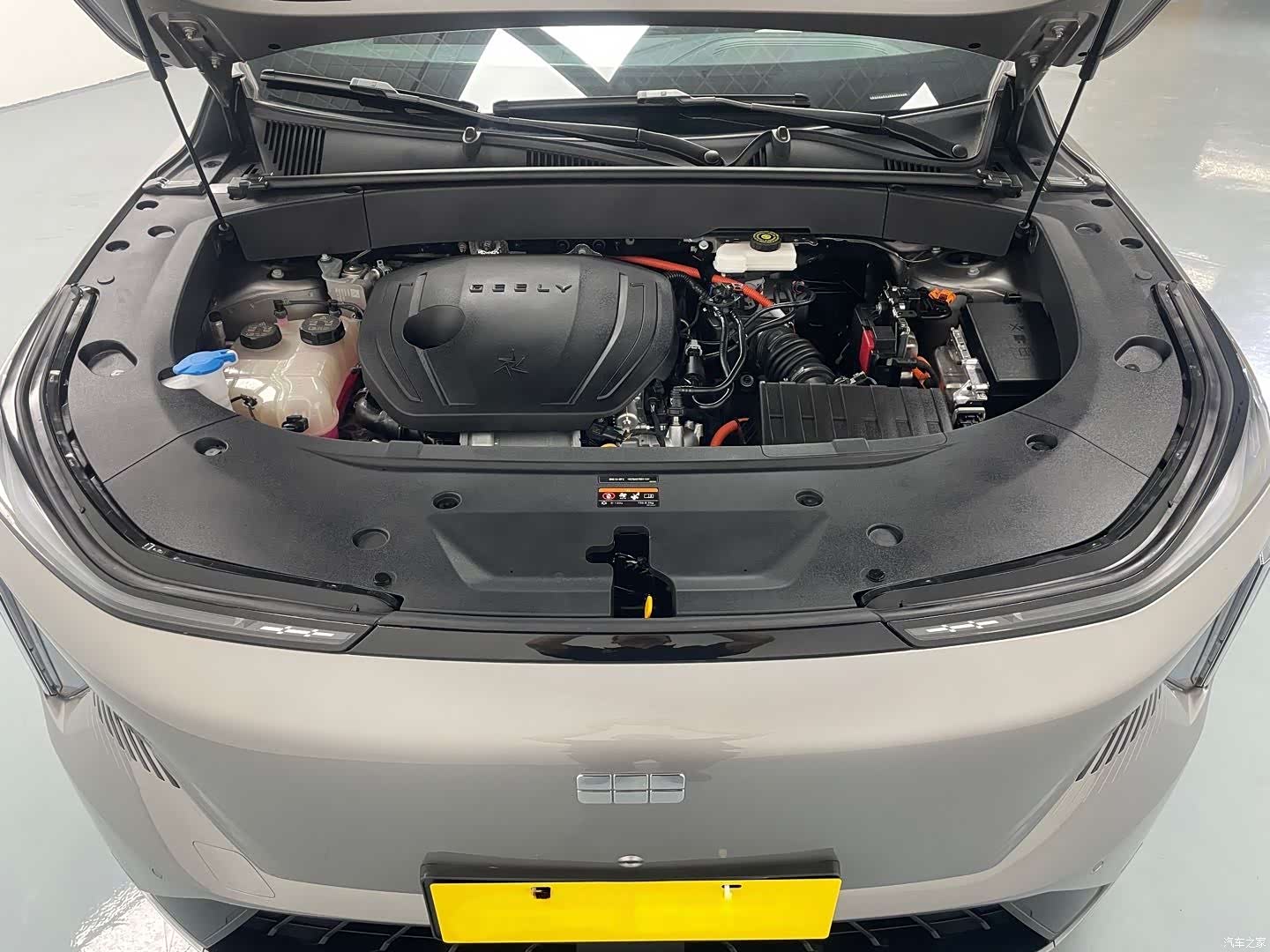 Geely Galaxy L7, 2024 15