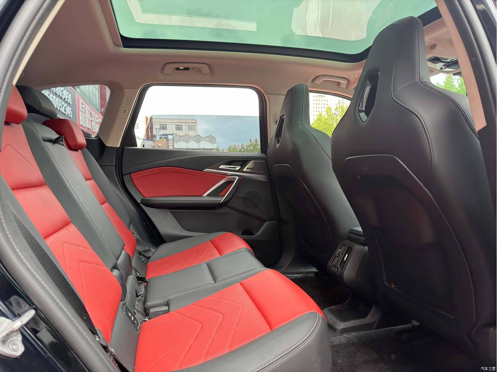 BMW iX1, 2024 13