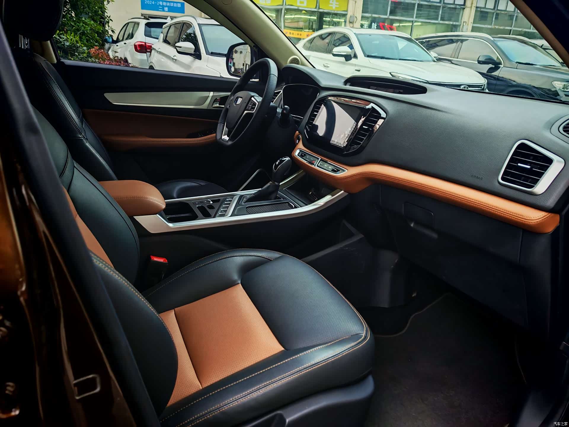 Geely X6, 2018 13