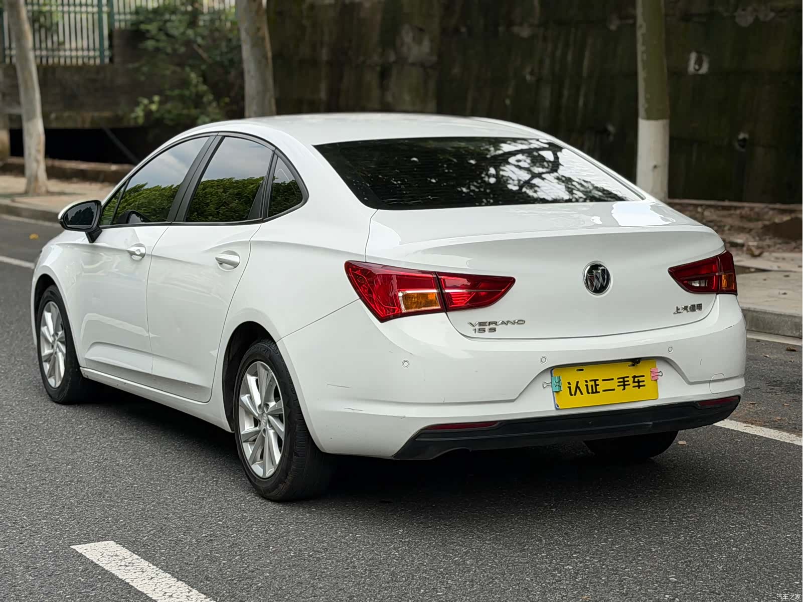 Buick Verano, 2017 14