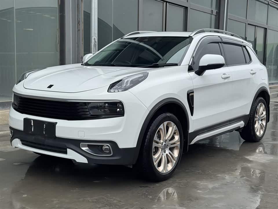 Lynk & Co 01