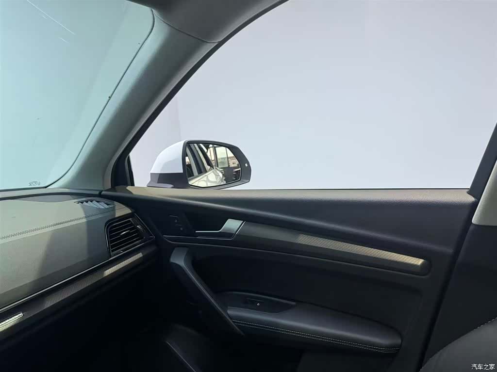 Audi Q5L, 2022 10