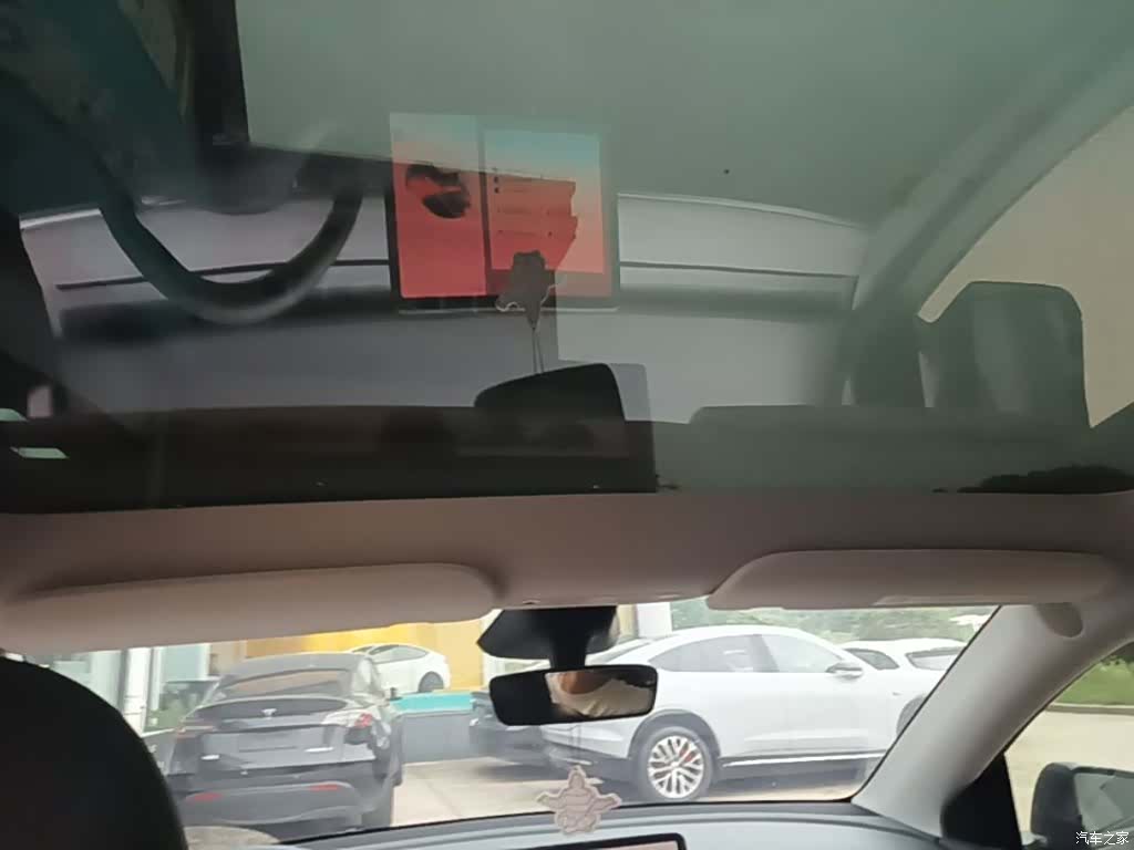 Tesla Model Y, 2024 18