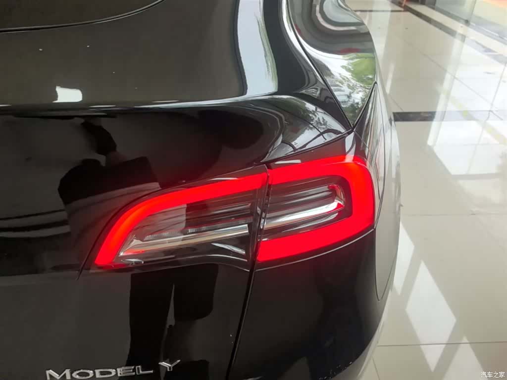 Tesla Model Y, 2023 8