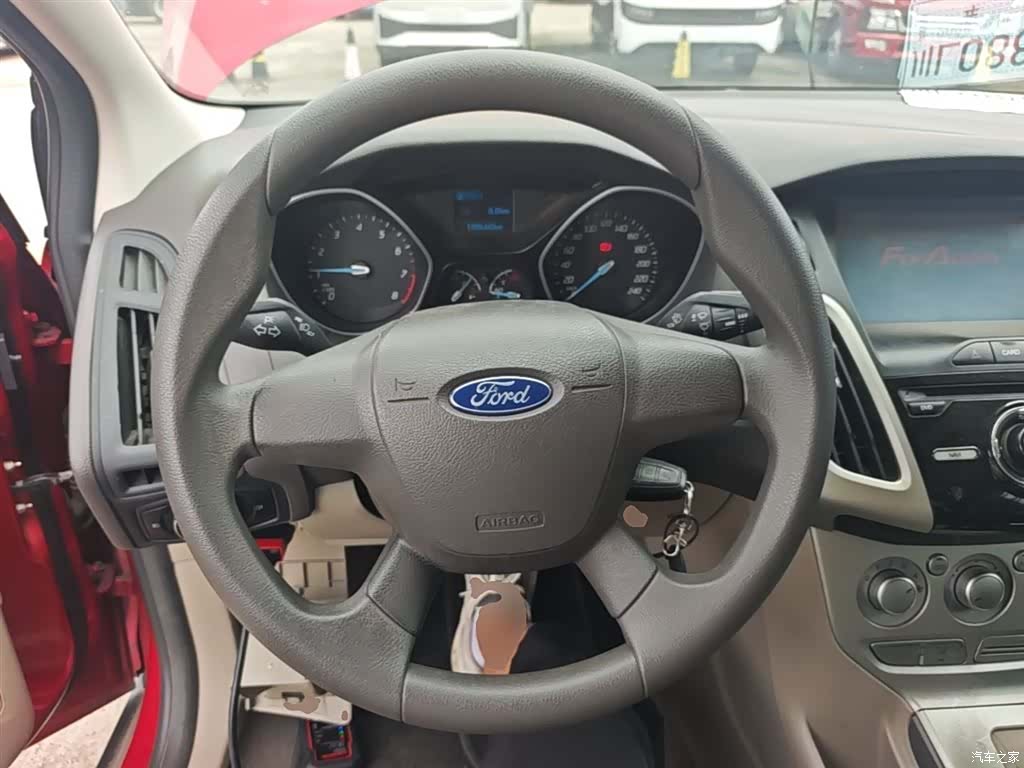Ford Focus, 2015 11