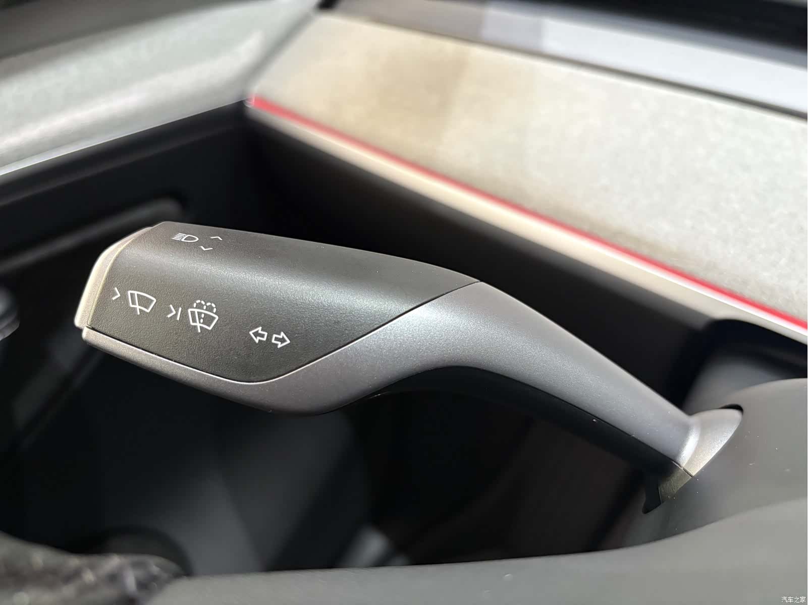 Tesla Model Y, 2023 13