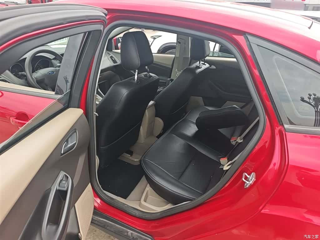 Ford Focus, 2015 17
