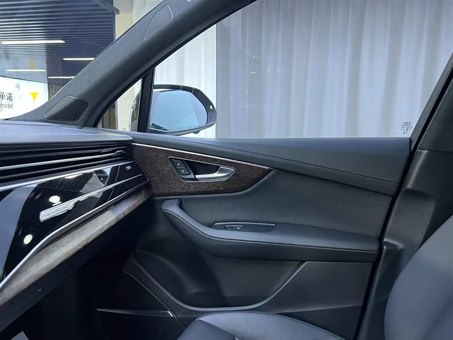 Audi Q7 2023, фото 18