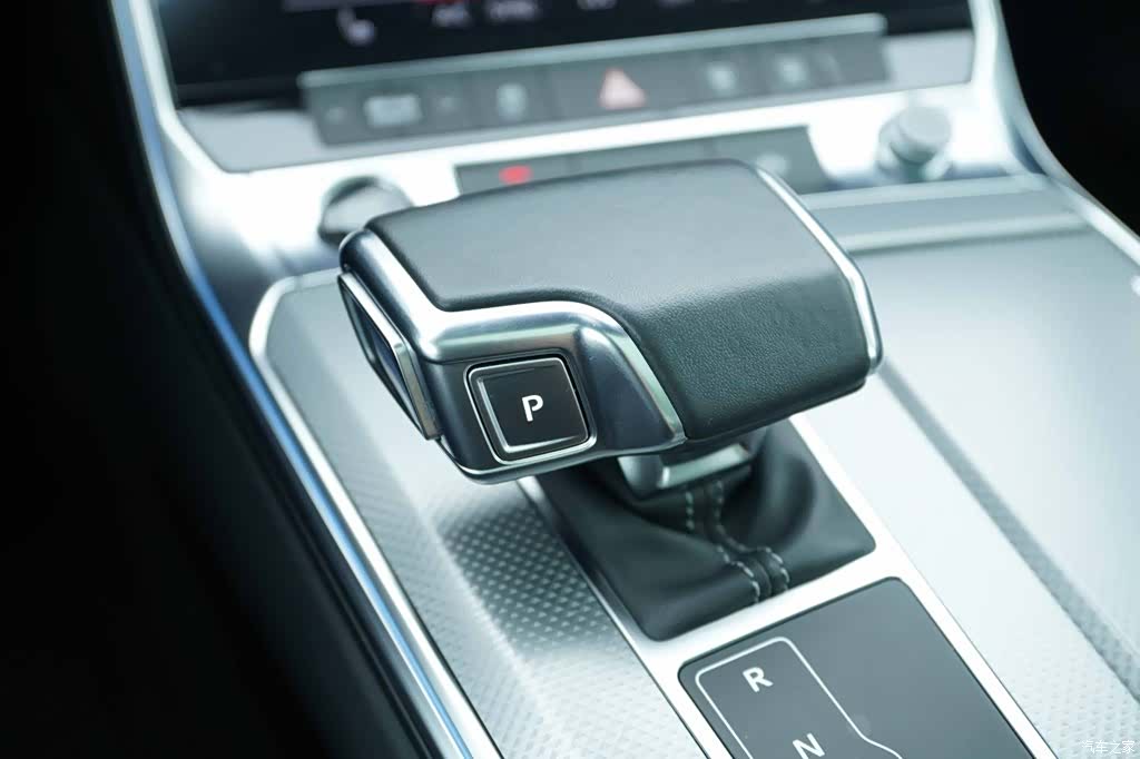 Audi A6L, 2021 9