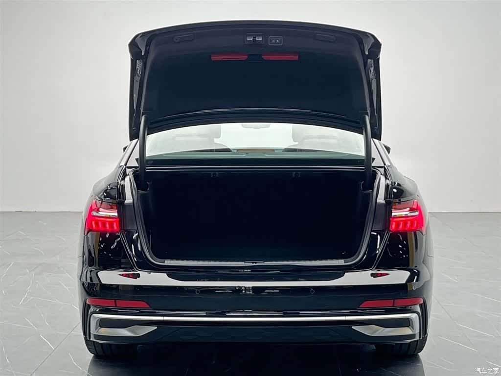 Audi A6L, 2025 10