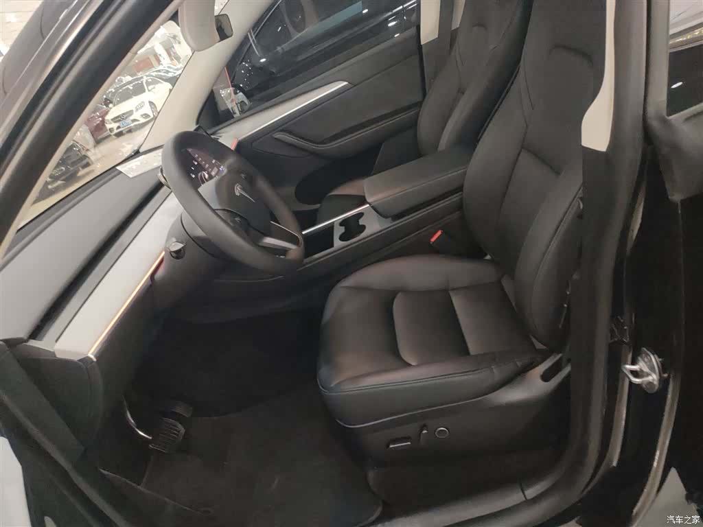 Tesla Model Y, 2024 7