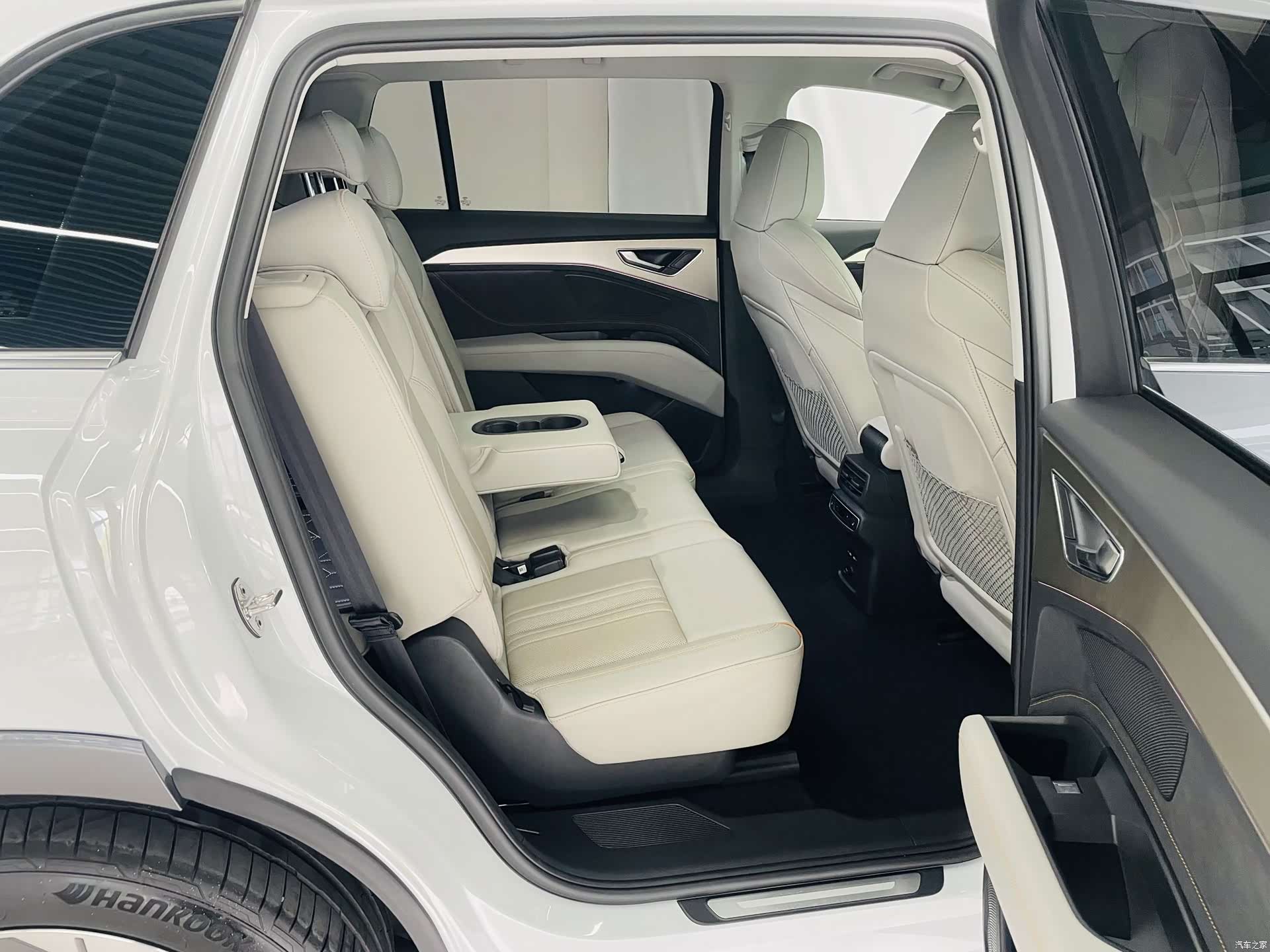 Audi Q5 e-tron, 2023 13