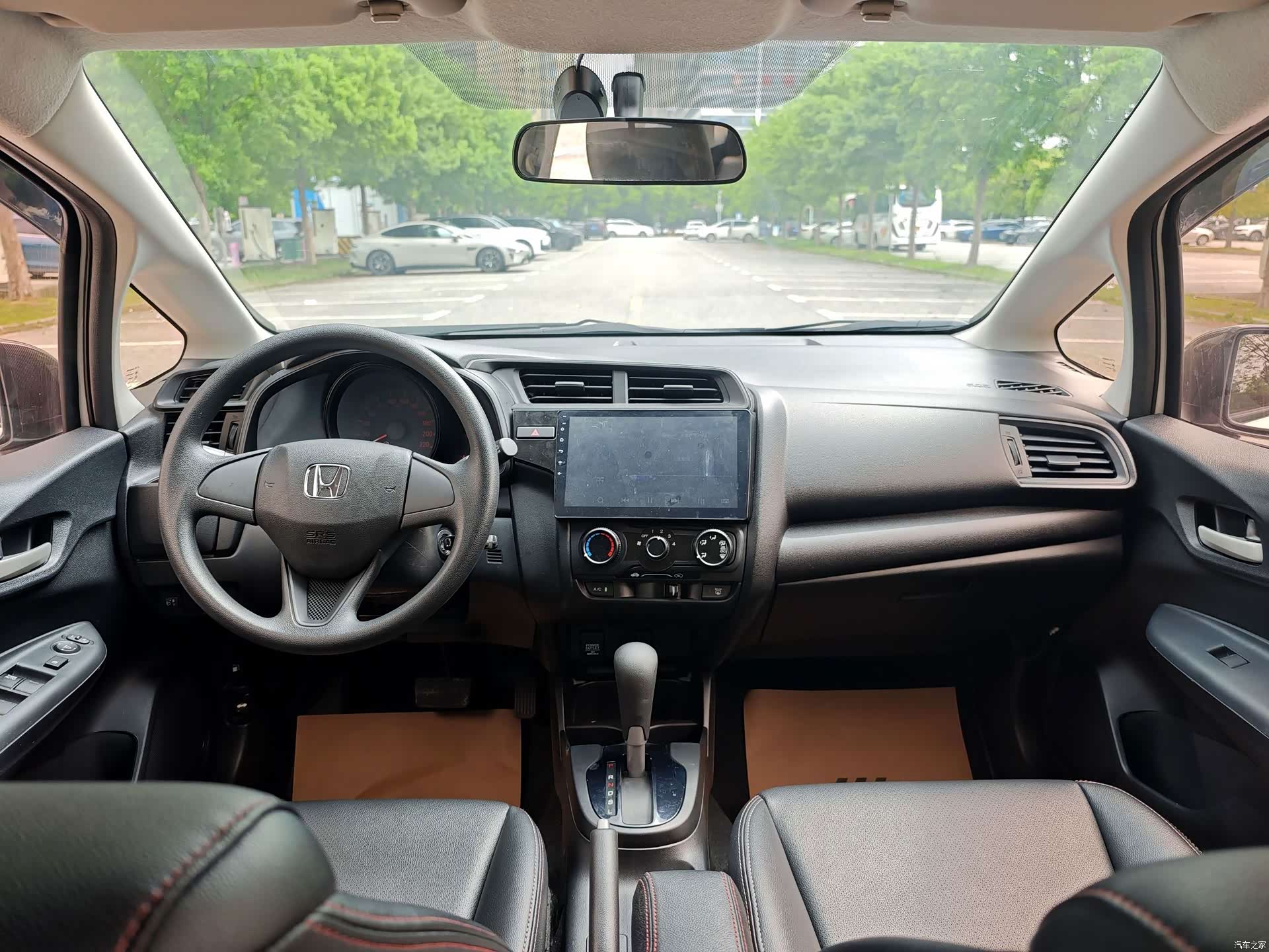 Honda Fit, 2018 все фото