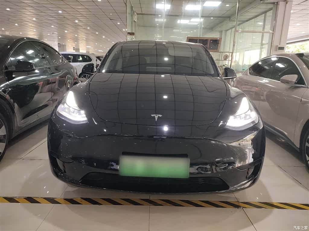 Tesla Model Y, 2024 18