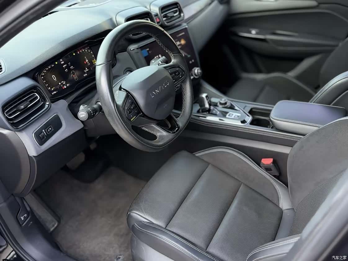 Lynk & Co 02, 2022 все фото