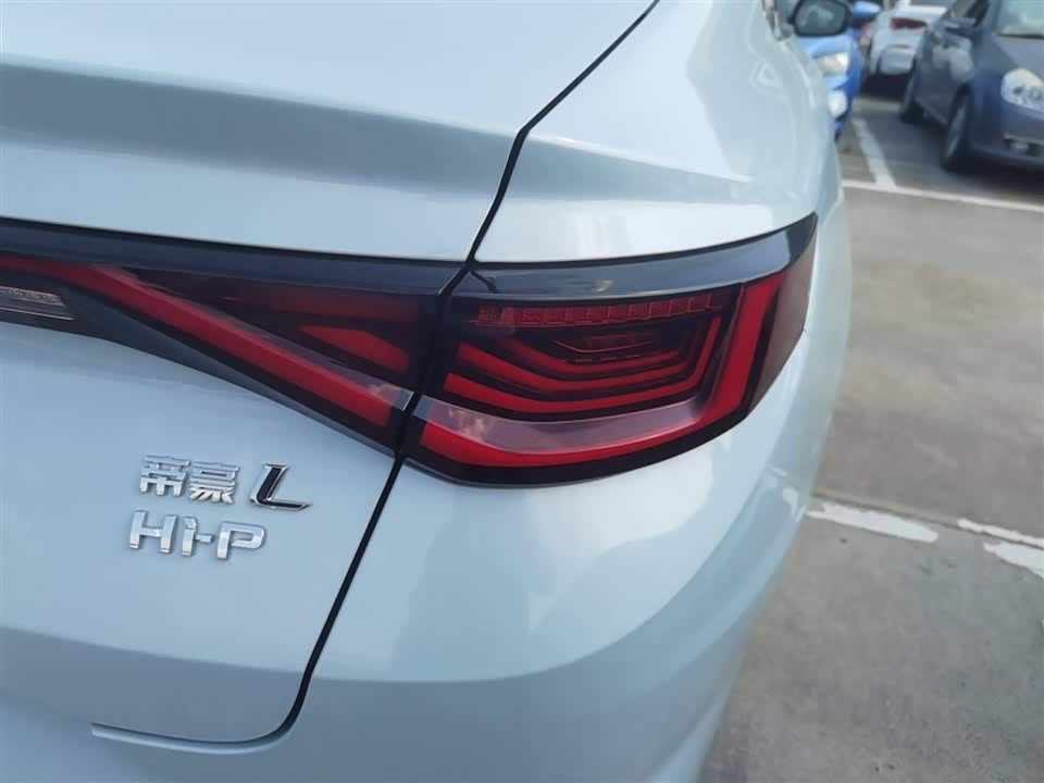 Geely Emgrand L HiP Geely Emgrand L HiP