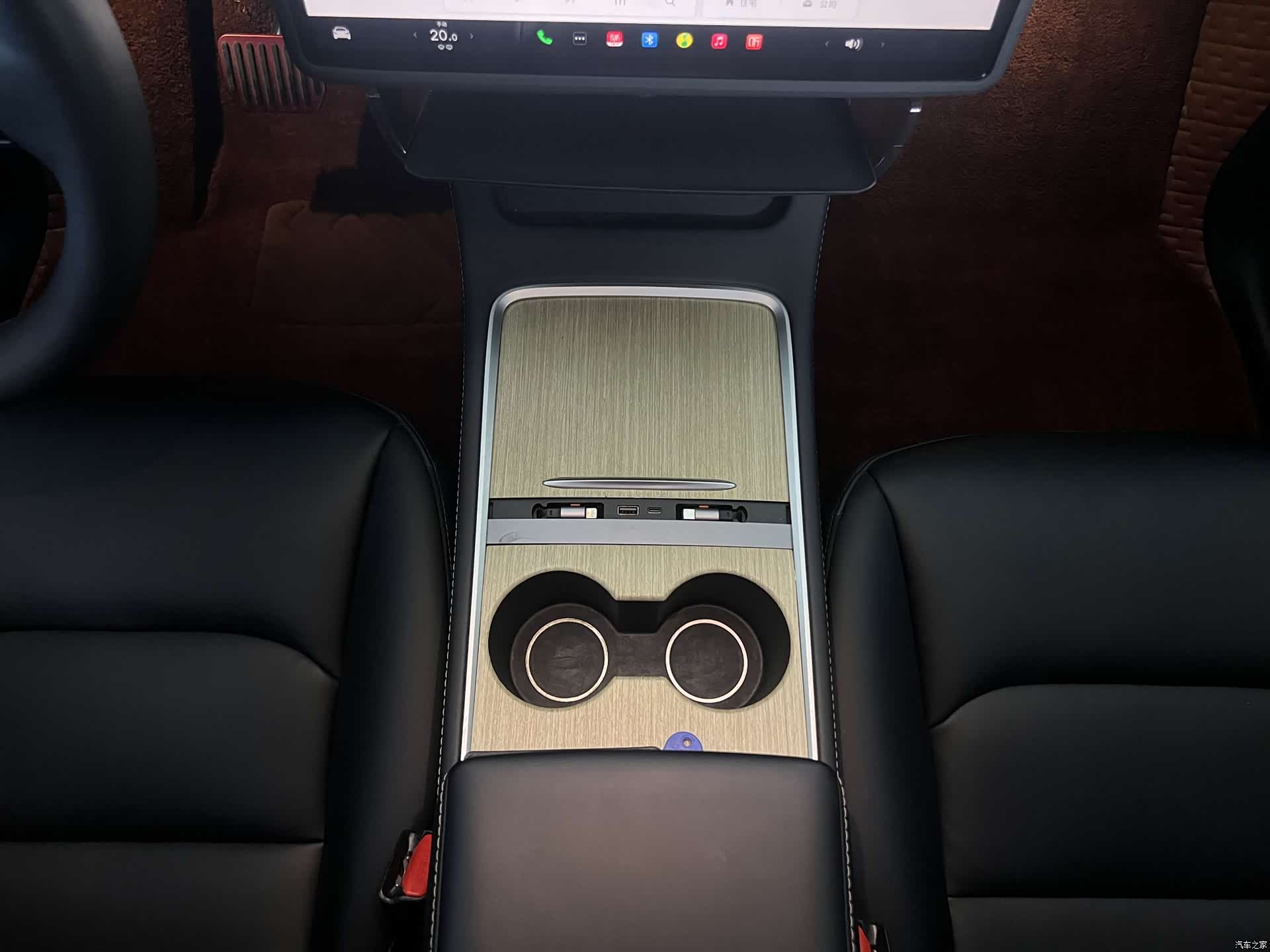 Tesla Model Y, 2023 23