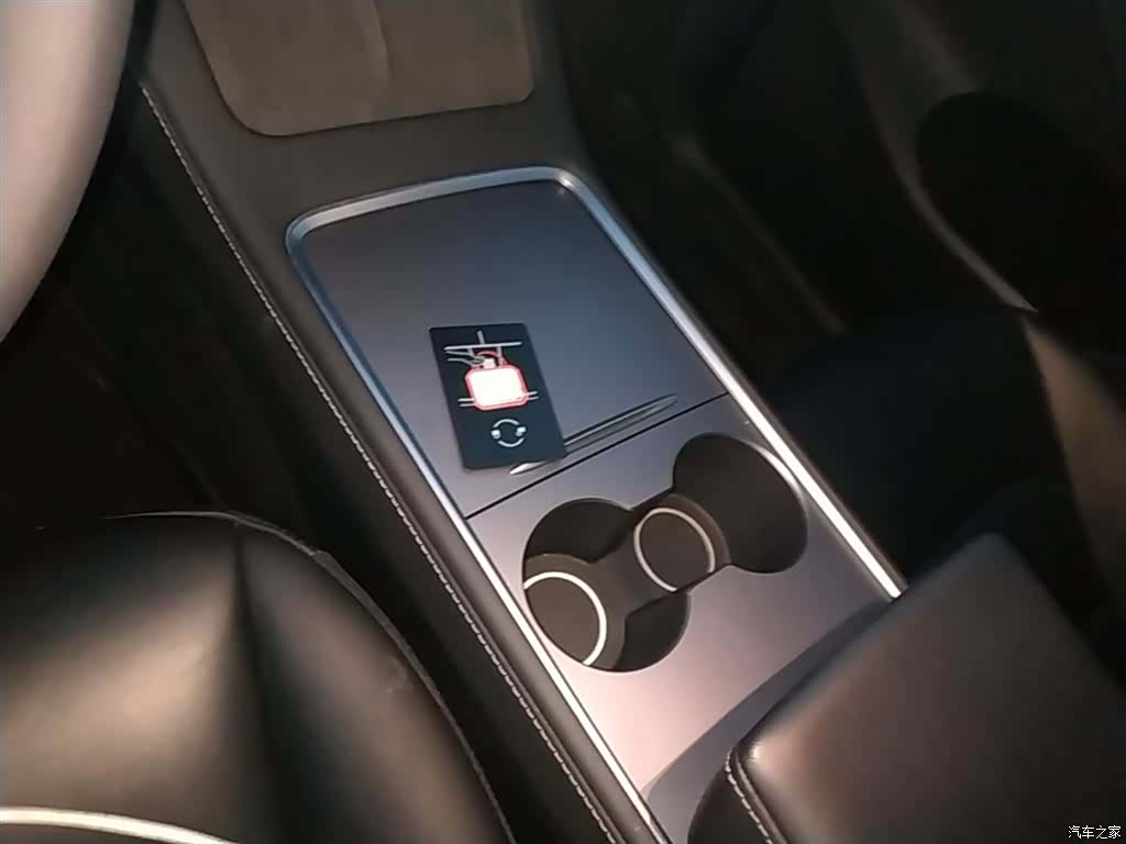 Tesla Model Y, 2024 14
