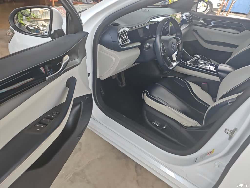 BYD Qin, 2022 16