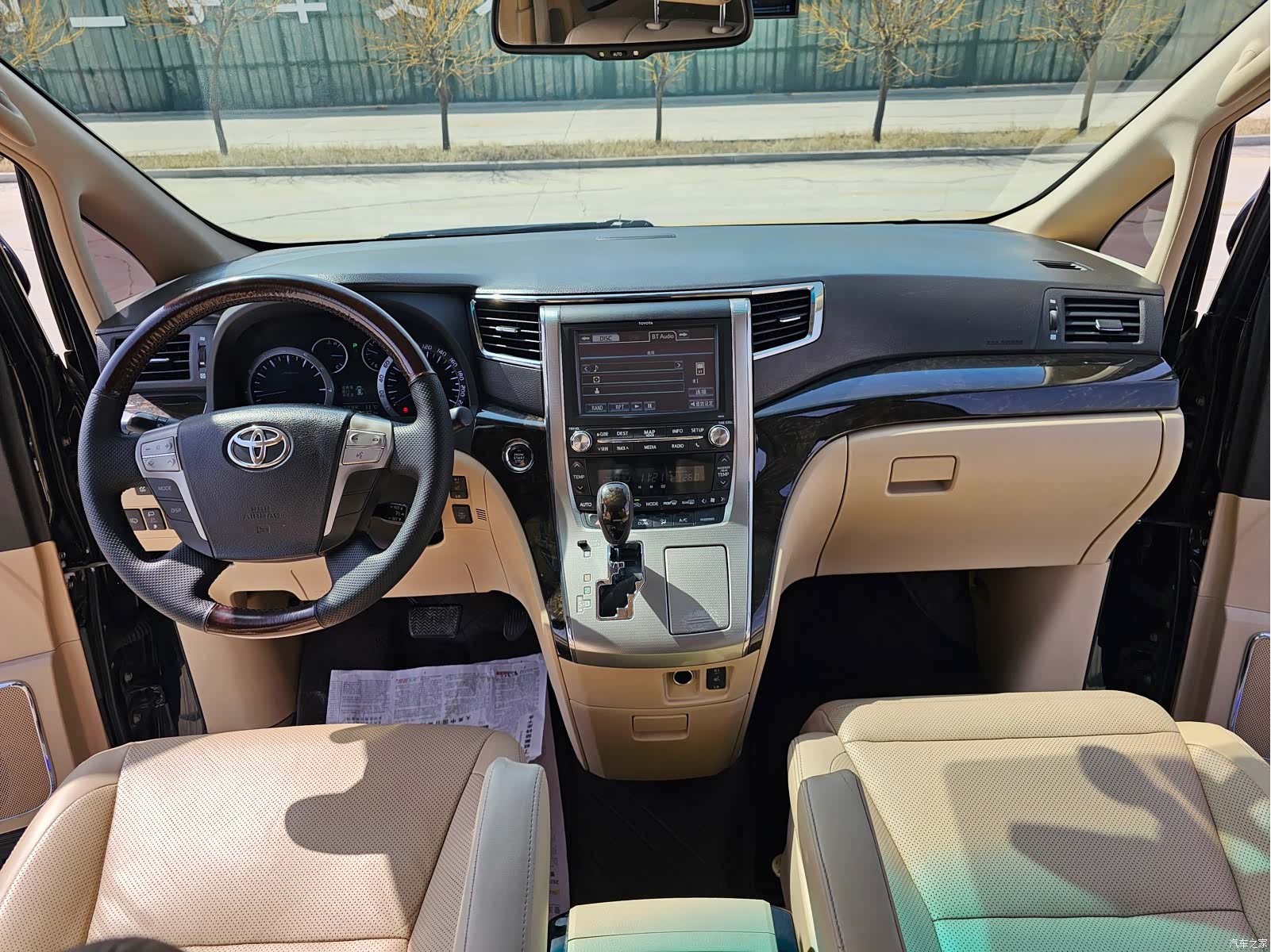 Toyota Alphard, 2012 22