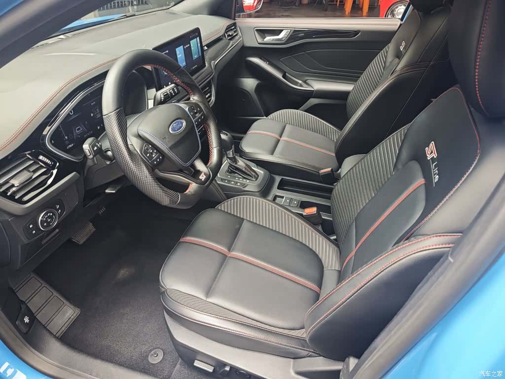 Ford Focus, 2023 16