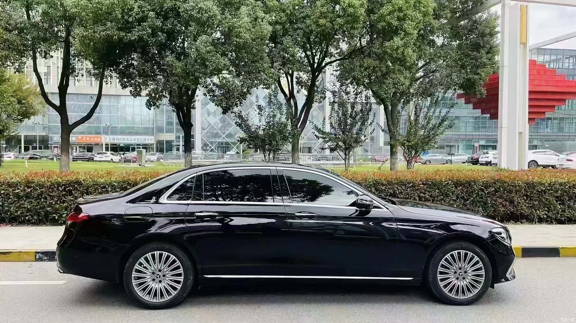 Mercedes-Benz E-Class, 2023 4
