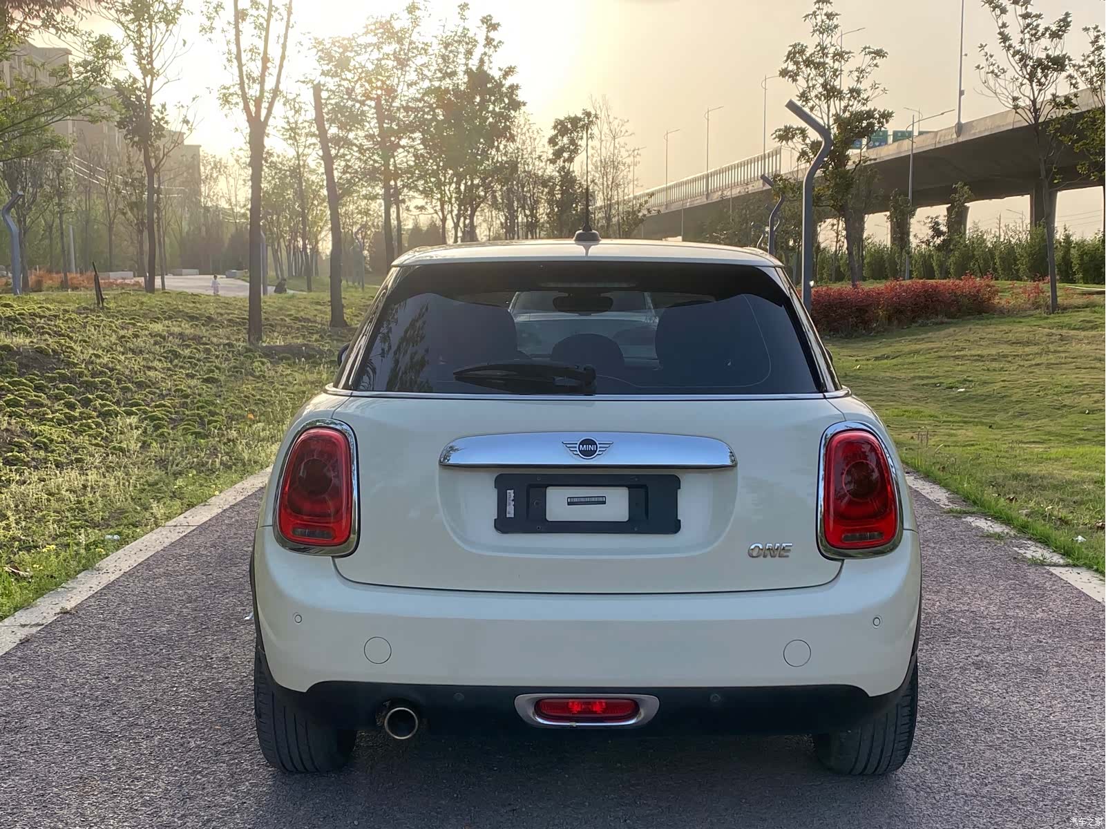 Mini ONE, 2019 10