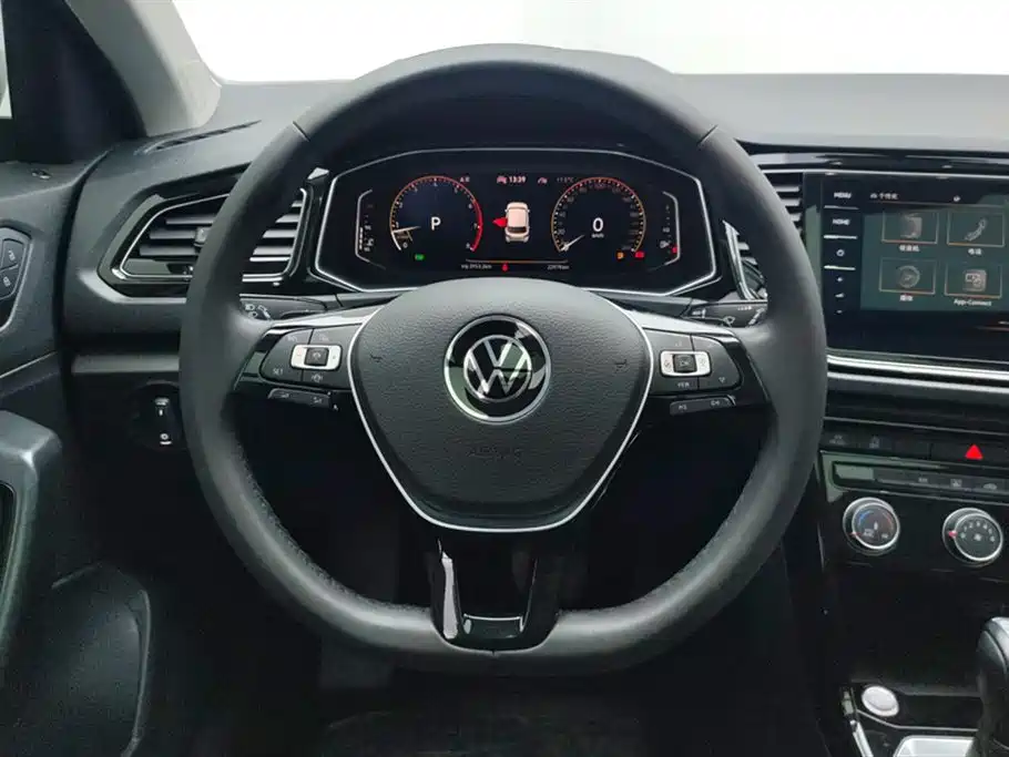 Volkswagen T-ROC exploring Songs